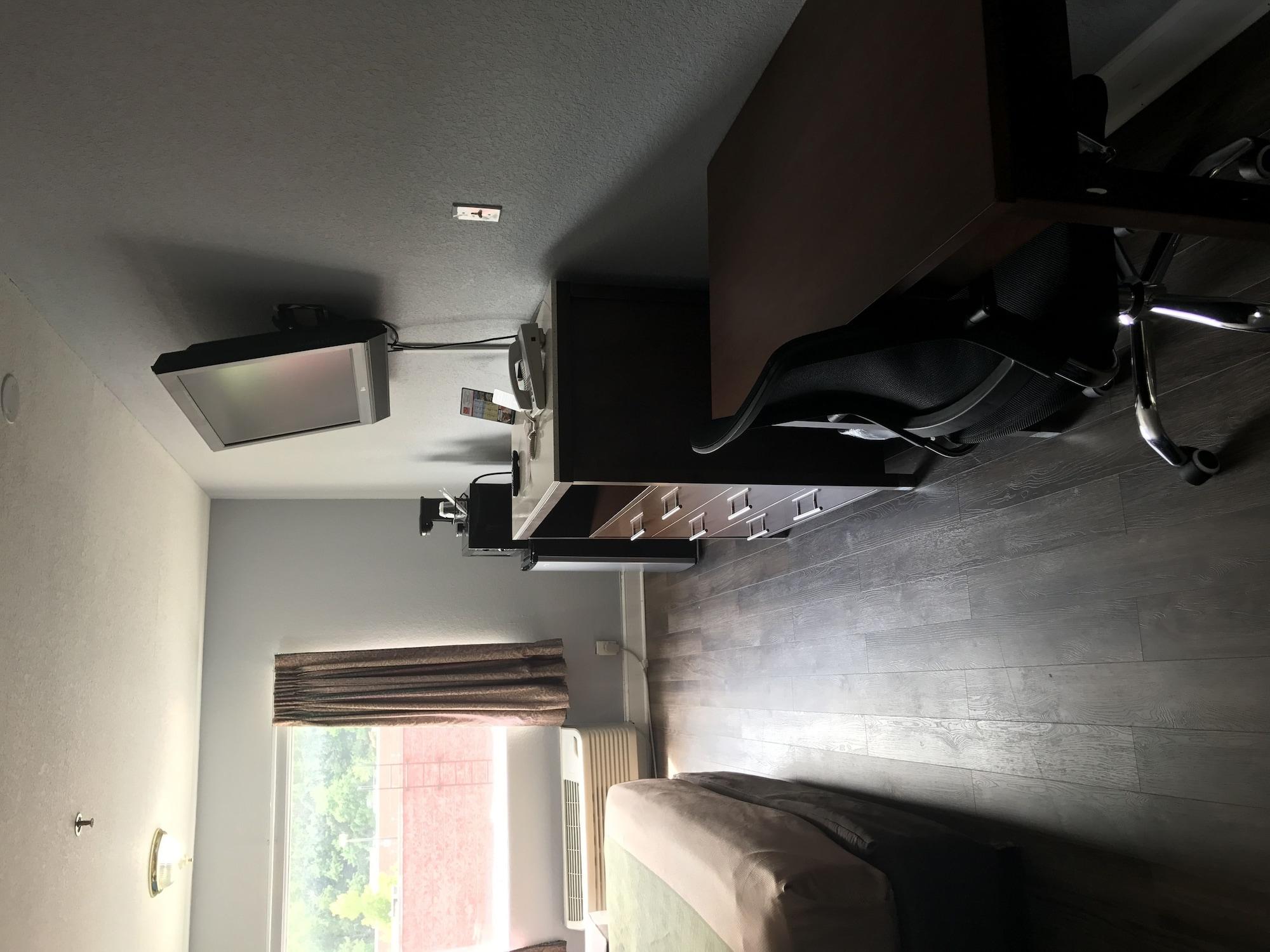 Econo Lodge Inn&Suites I-64&US 13 Virginia Beach Esterno foto